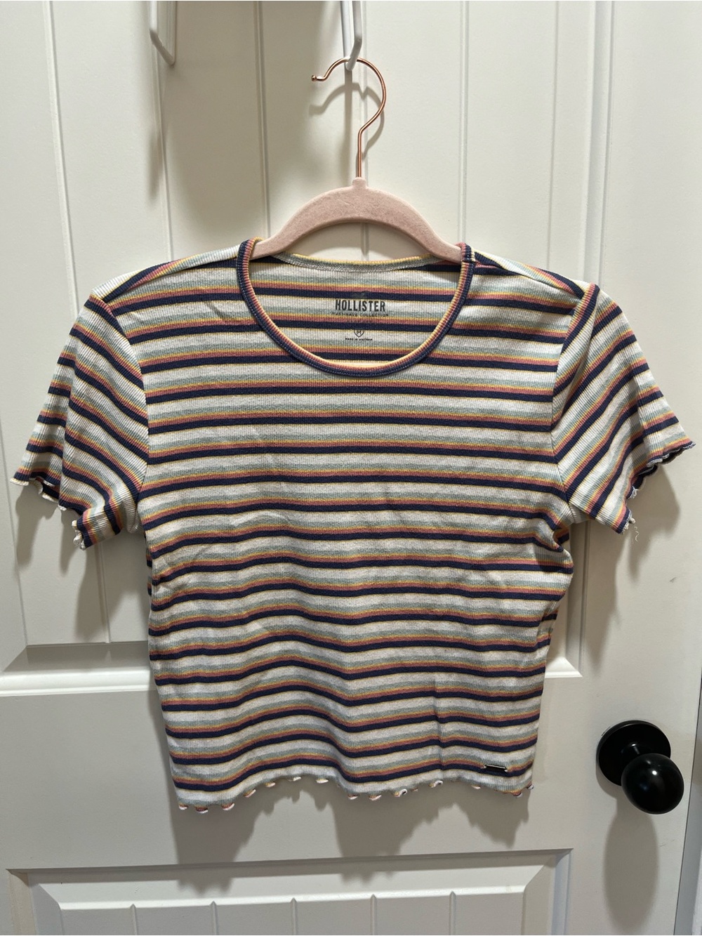 Hollister Women's Striped Lettuce Hem Cropped Baby T-Shirt - M - Autumn, Retro